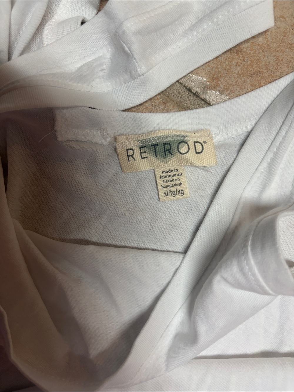 C.Women's White Ruffle-Hem Tank Top - Picture 2 of 3